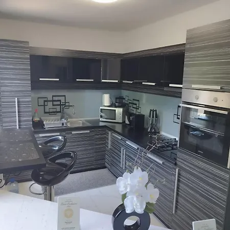 Lena Exclusive Bihać