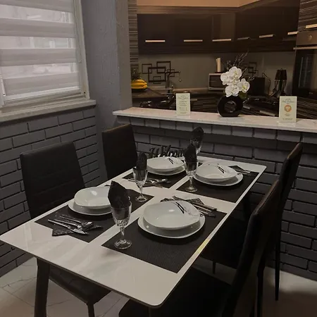 Lena Exclusive Bihać